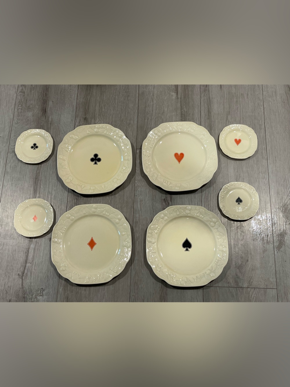 Ivory Dinner Plate Set with Playing Card Motif - Hearts & Clubs